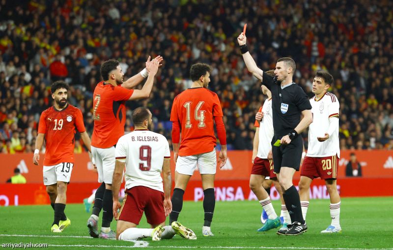 بعد طرد فتحي.. مصر تتعادل مع إسبانيا