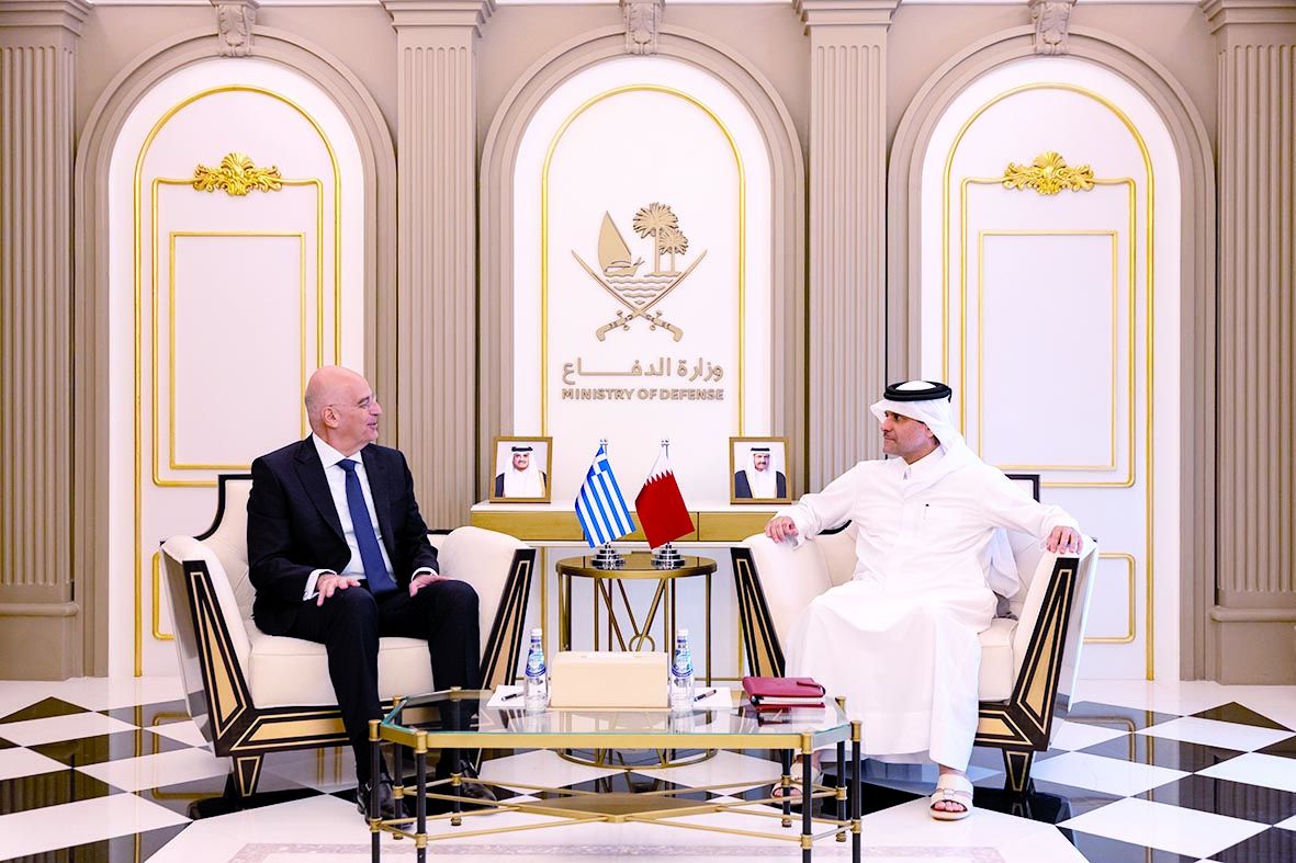 بحث التعاون الدفاعي المشترك مع اليونان