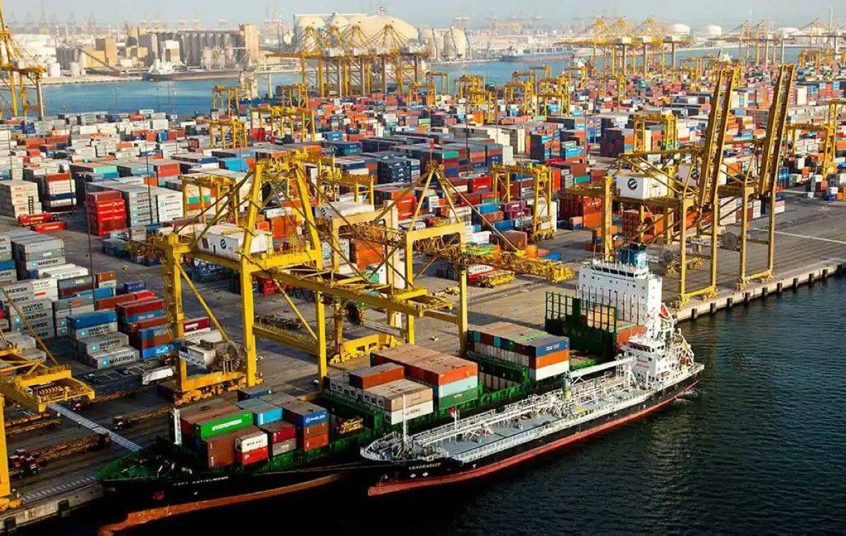 «موانئ دبي العالمية»: ممرات داخلية لتسريع نقل الحاويات إلى ميناء جبل علي