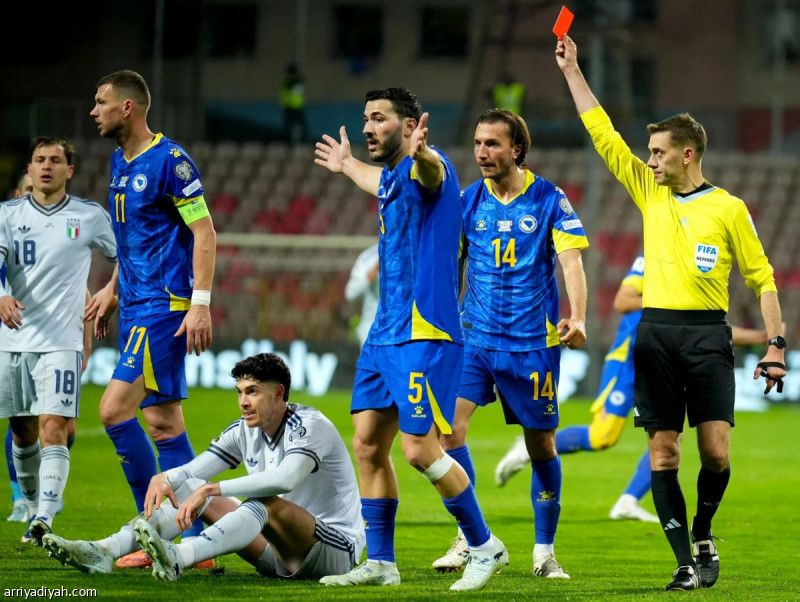 على طريقة سواريز.. برشلونة يستهدف باستوني