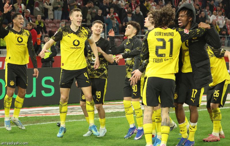دورتموند يحبط شتوتجارت.. وليفركوزن يعاقب فولفسبورج بسداسية