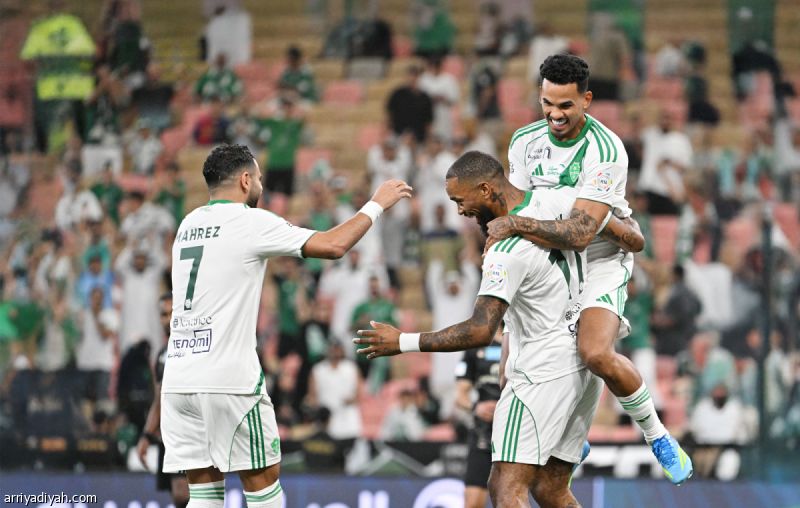 بثلاثية في ضمك.. الأهلي يتخطى رصيد موسم التتويج