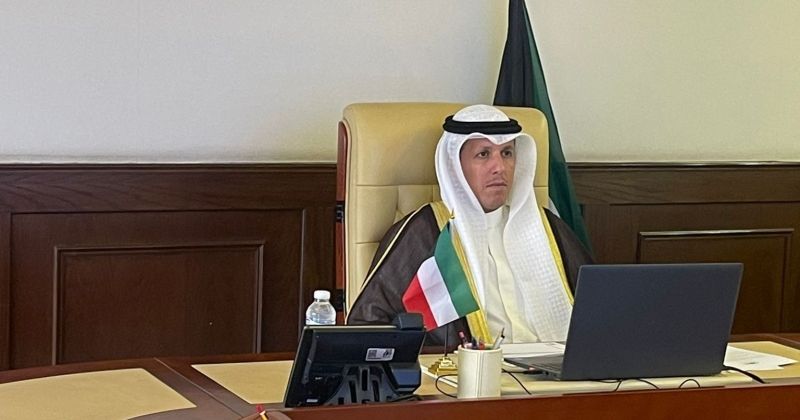 الوسمي مشاركا في الاجتماع