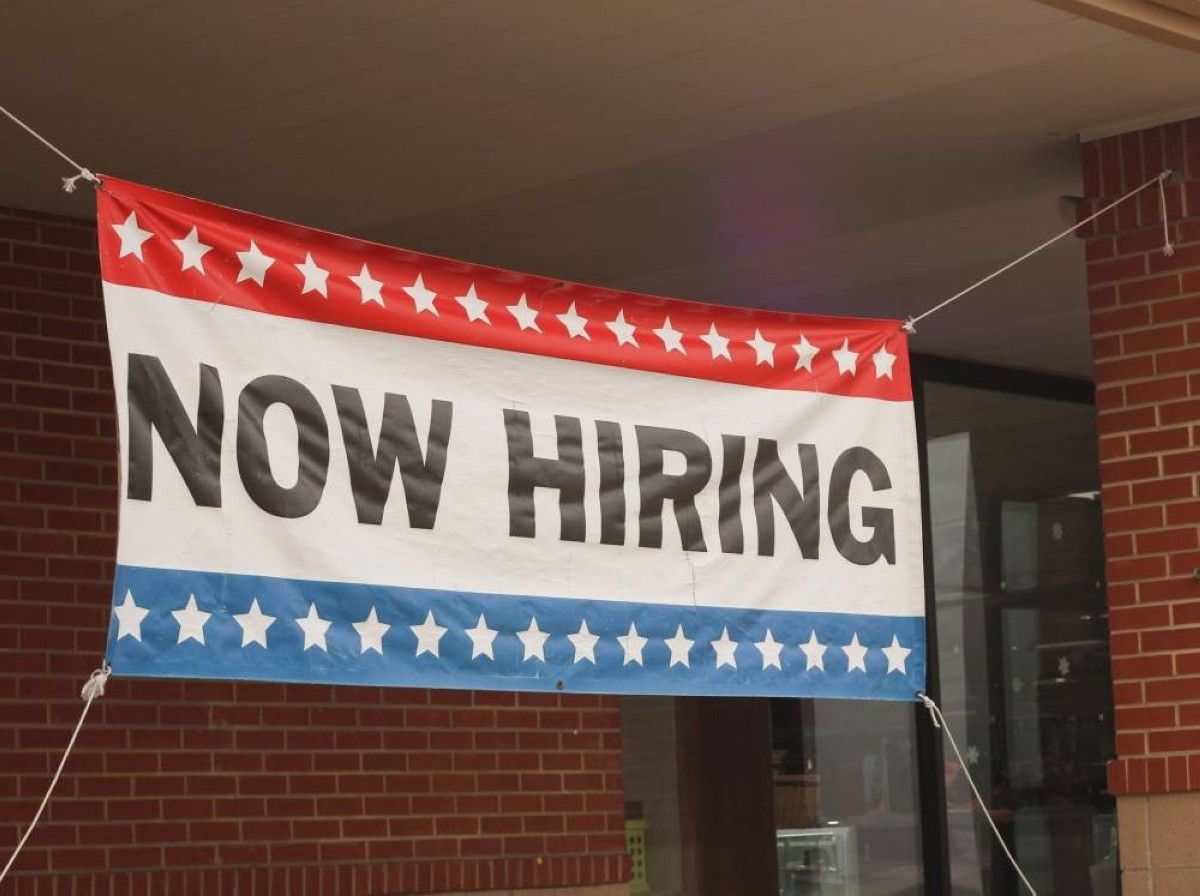 نمو الوظائف في الولايات المتحدة يفوق التوقعات