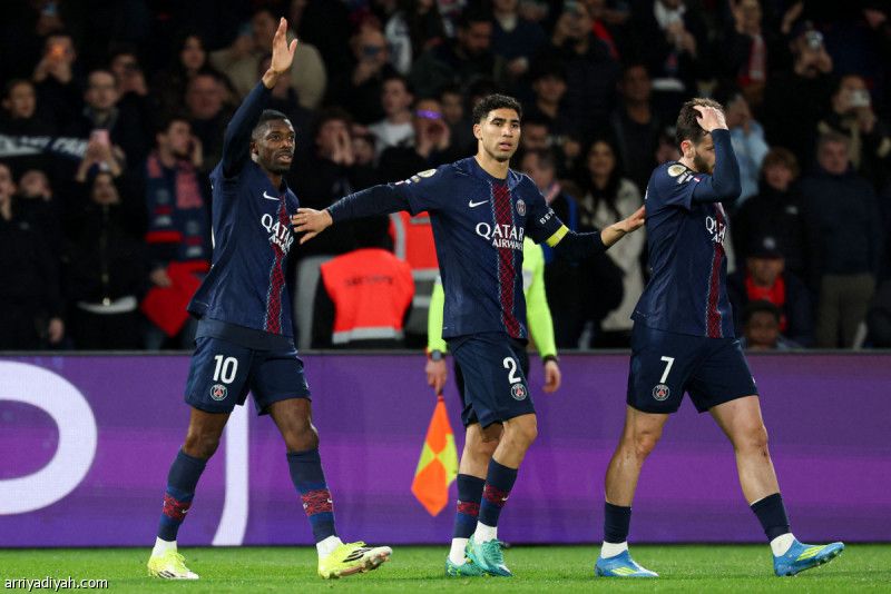 بثلاثية تولوز.. باريس يوسع الفارق مع لانس