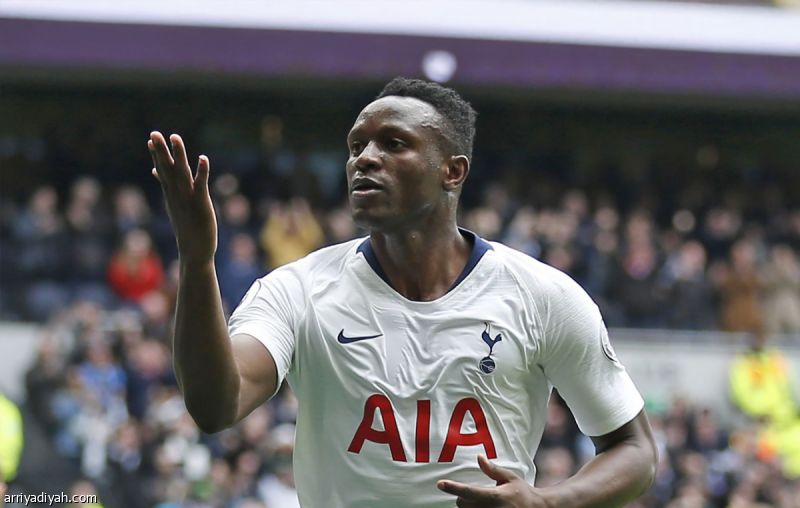 بعد 18 عاما.. نجم كينيا يعلق الحذاء