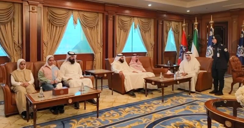 النائب الأول يستقبل ذوي شهيدَي القوة البحرية: تضحياتهما ستظل محفورة في وجدان الوطن وذاكرة المؤسسة العسكرية