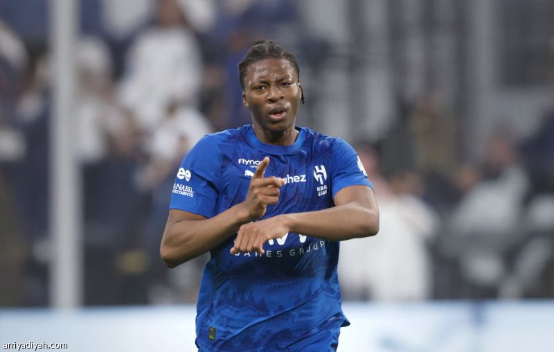 بالقميص الأزرق.. ميتي يكسر رقم رين