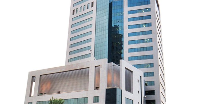 «القصّر»: إغلاق المبنى الرئيسي اليوم الأحد حرصاً على سلامة المراجعين.. واستقبالهم سيكون في الفروع الأخرى