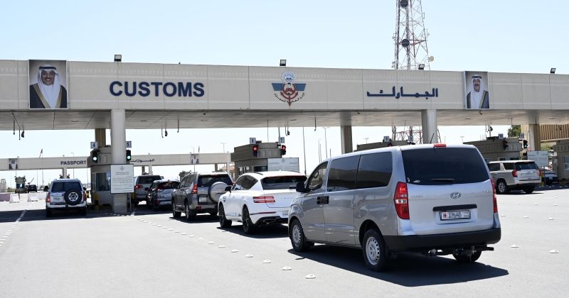 «النويصيب» يعمل بلا توقّف... انسيابية الشاحنات الغذائية والدوائية بجهود جمركية استثنائية