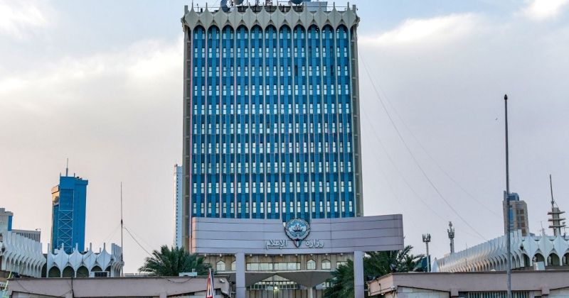 «الإعلام» تنظّم إجازة عرض الأعمال الفنية الوطنية