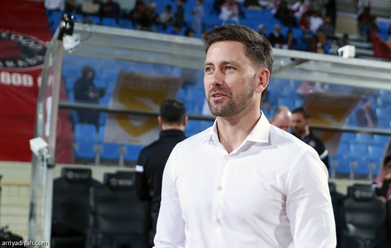 باكينجهام يحفز لاعبيه: العبوا بشجاعة أمام الهلال