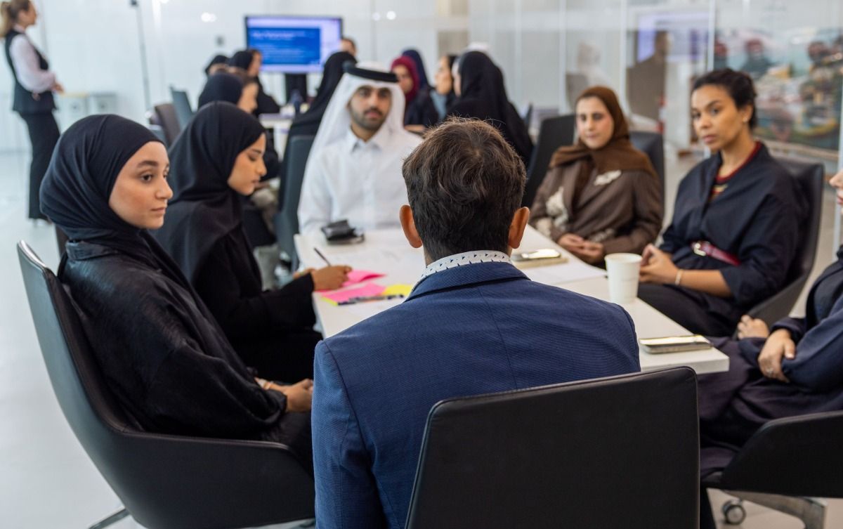 في عصر الذكاء الاصطناعي، متى تكون الشركات الناشئة في أمسّ الحاجة إلى الدعم البشري؟