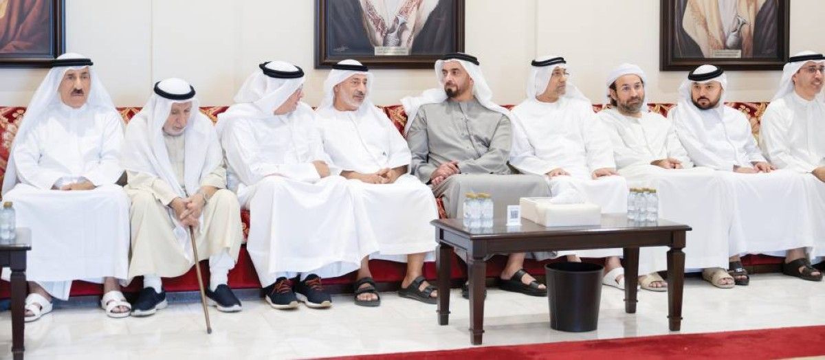 سيف بن زايد يعزي في وفاة سالم السامان