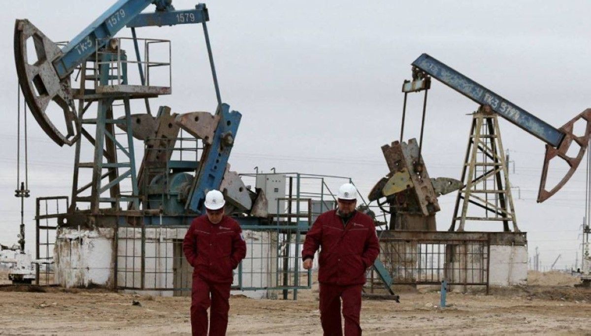 العقود الآجلة للخام الأمريكي ترتفع أكثر من دولار