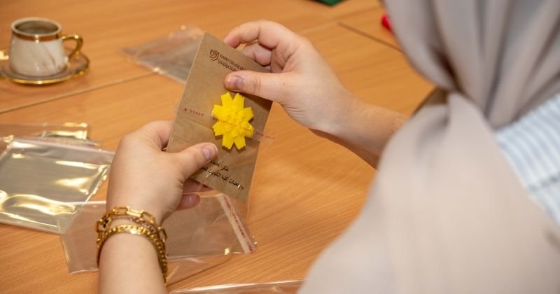 «KCST» تدعم الحملة الوطنية بإنتاج مُجسّم زهرة العرفج