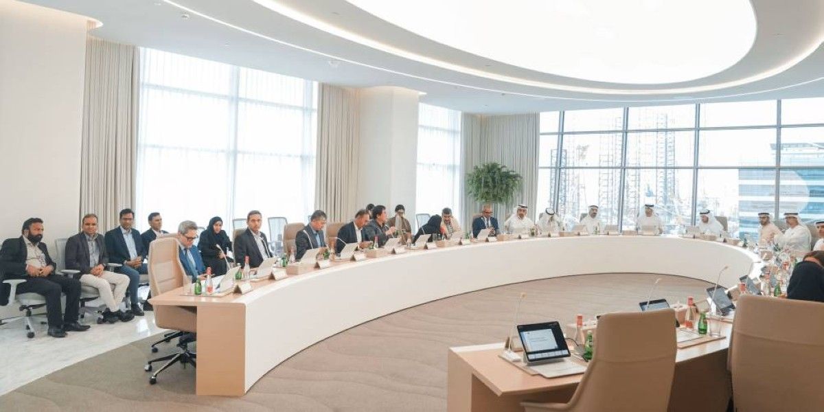 "سيادة الممرات".. الإمارات تكسر جمود سلاسل الإمداد وتفرض "الممر الأخضر" واقعاً عالمياً