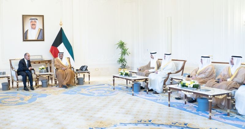 رسالة إلى الأمير من الرئيس المصري: دعم كامل للكويت في حماية سيادتها وأمنها واستقرارها