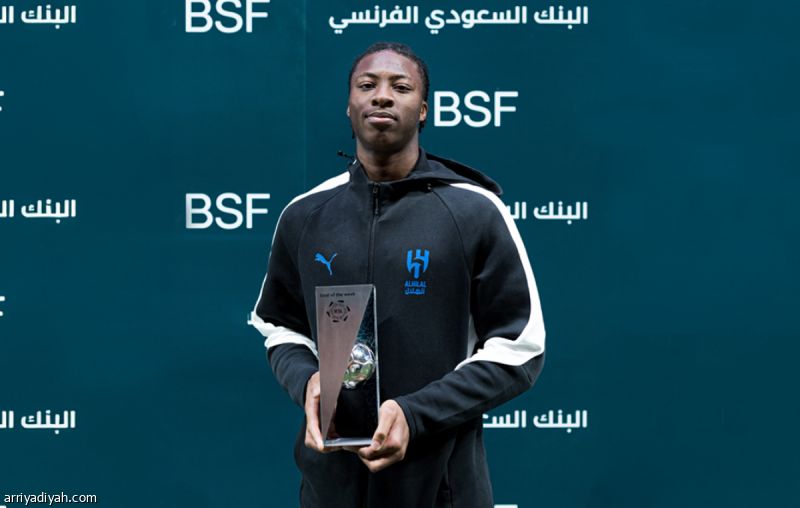 بنزيما وسالم أساسيان.. واستبعاد صاحب هدف الأسبوع