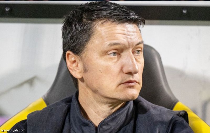 العين يتمسك بإيفيتش موسمين