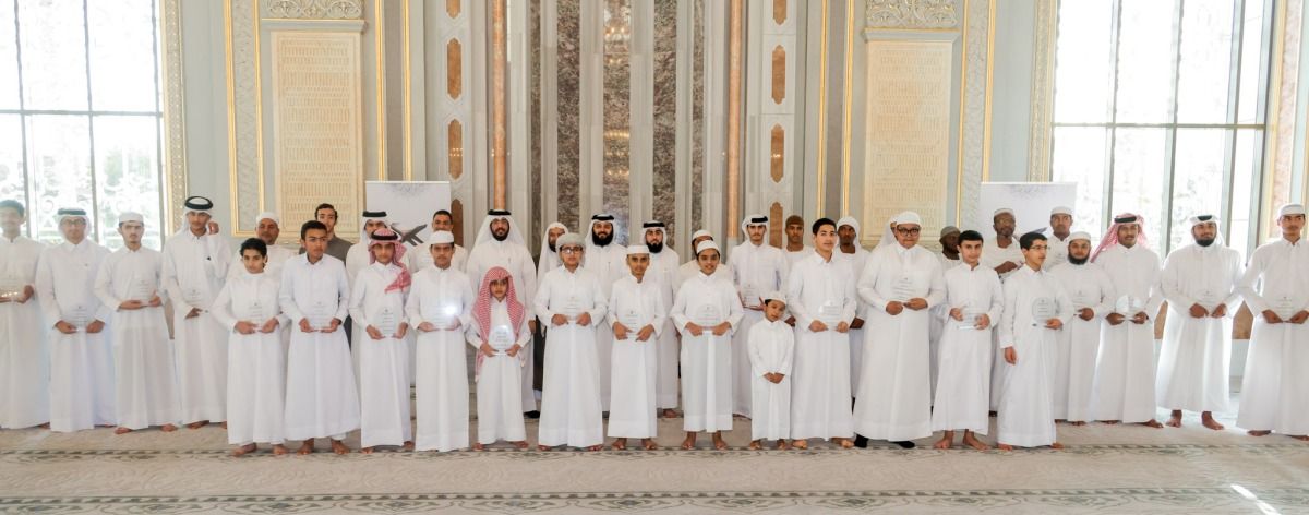 وزارة الأوقاف تكرم 48 طالبا خاتما لكتاب الله بمراكز تعليم القرآن الكريم