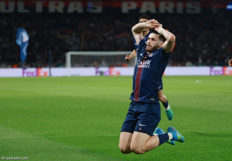 سان جيرمان يكتفي بثنائية في ليفربول