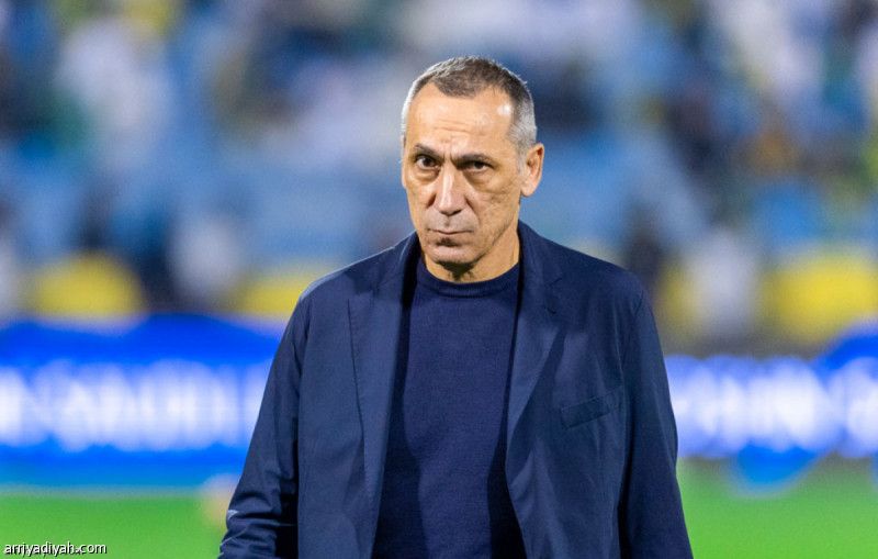 دونيس خيار.. والمدرب: التجديد قريب