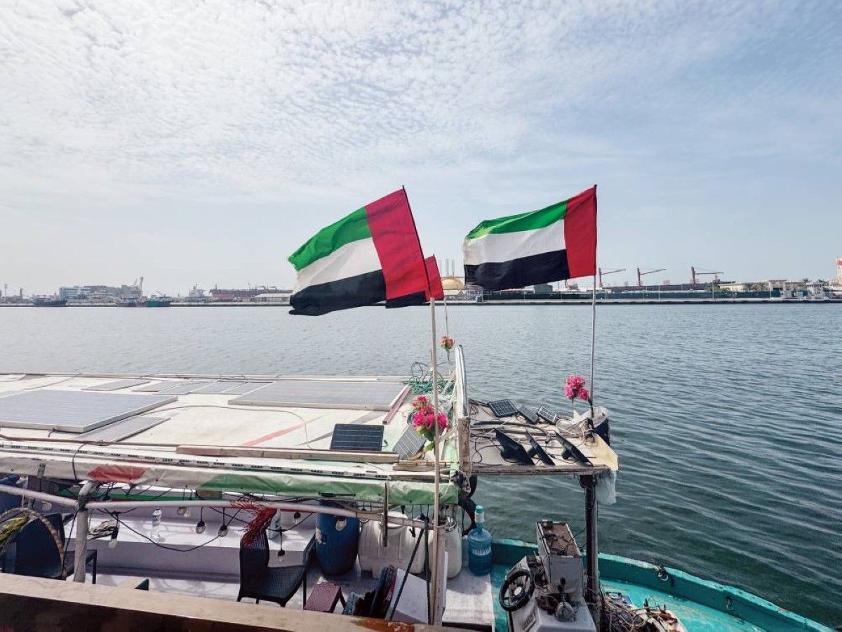 الإمارات تتوشح بالعَلَم راية عزها ورمز وحدتها