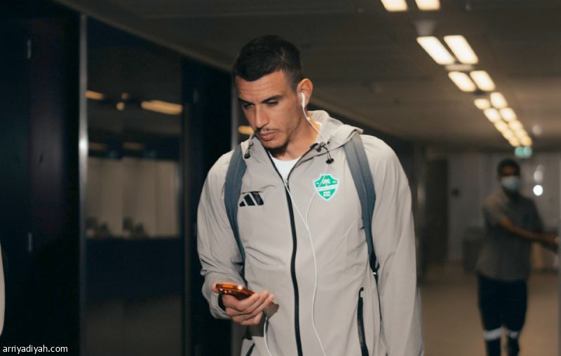 الأهلي يسترد إيبانيز أمام الدحيل