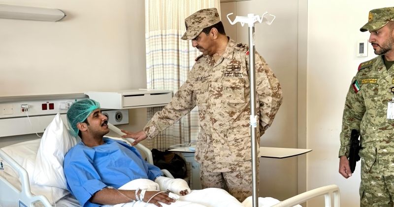 رئيس الأركان يطمئن على مصابي الحرس الوطني