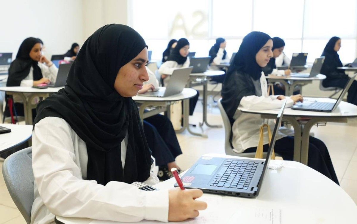 مدارس تدعو المواطنين وأبناء المواطنات لاستكمال التسجيل بالتعليم العالي