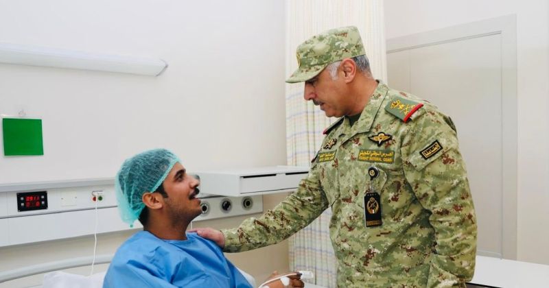 وكيل الحرس الوطني يطمئن على الحالة الصحية للمصابين
