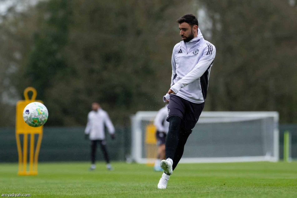 كاريك: الضغوط في يونايتد كبيرة