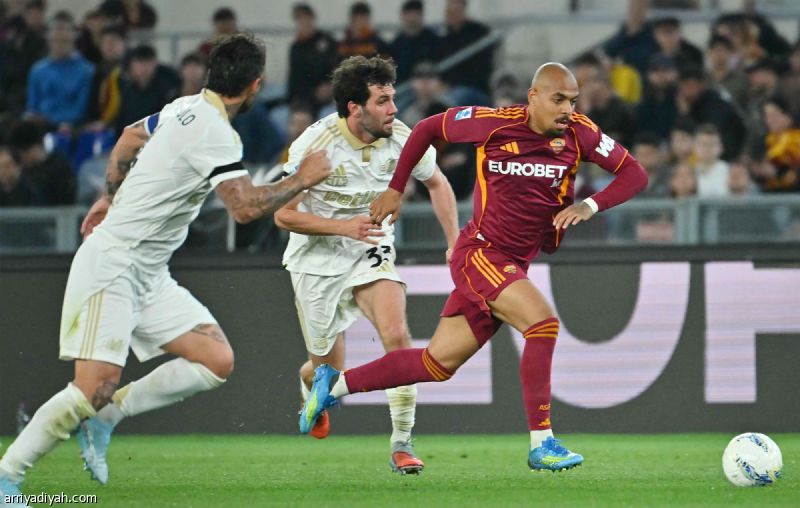 بهاتريك مالين.. روما يستعيد التوازن