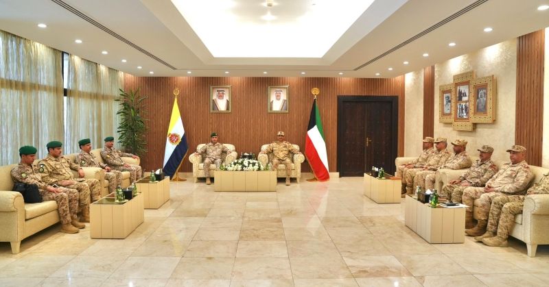 رئيس الأركان يستقبل قائد القيادة العسكرية الخليجية الموحدة: دعم مسيرة العمل المشترك وتعزيز التكامل