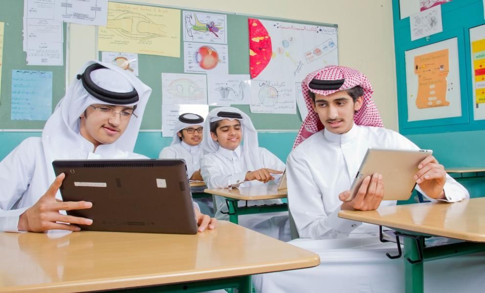 ضوابط استخدام «التطبيقات الإلكترونية» عبر «قطر للتعليم»