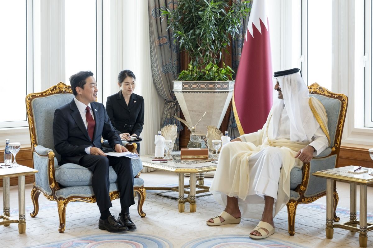 سمو الأمير يتسلم رسالة خطية من رئيس جمهورية كوريا