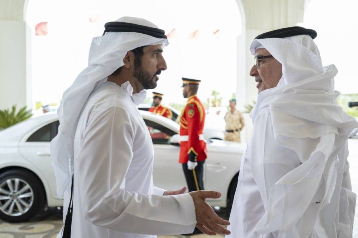 رئيس الدولة والملك حمد بن عيسى يبحثان في البحرين العلاقات الأخوية والمستجدات الإقليمية