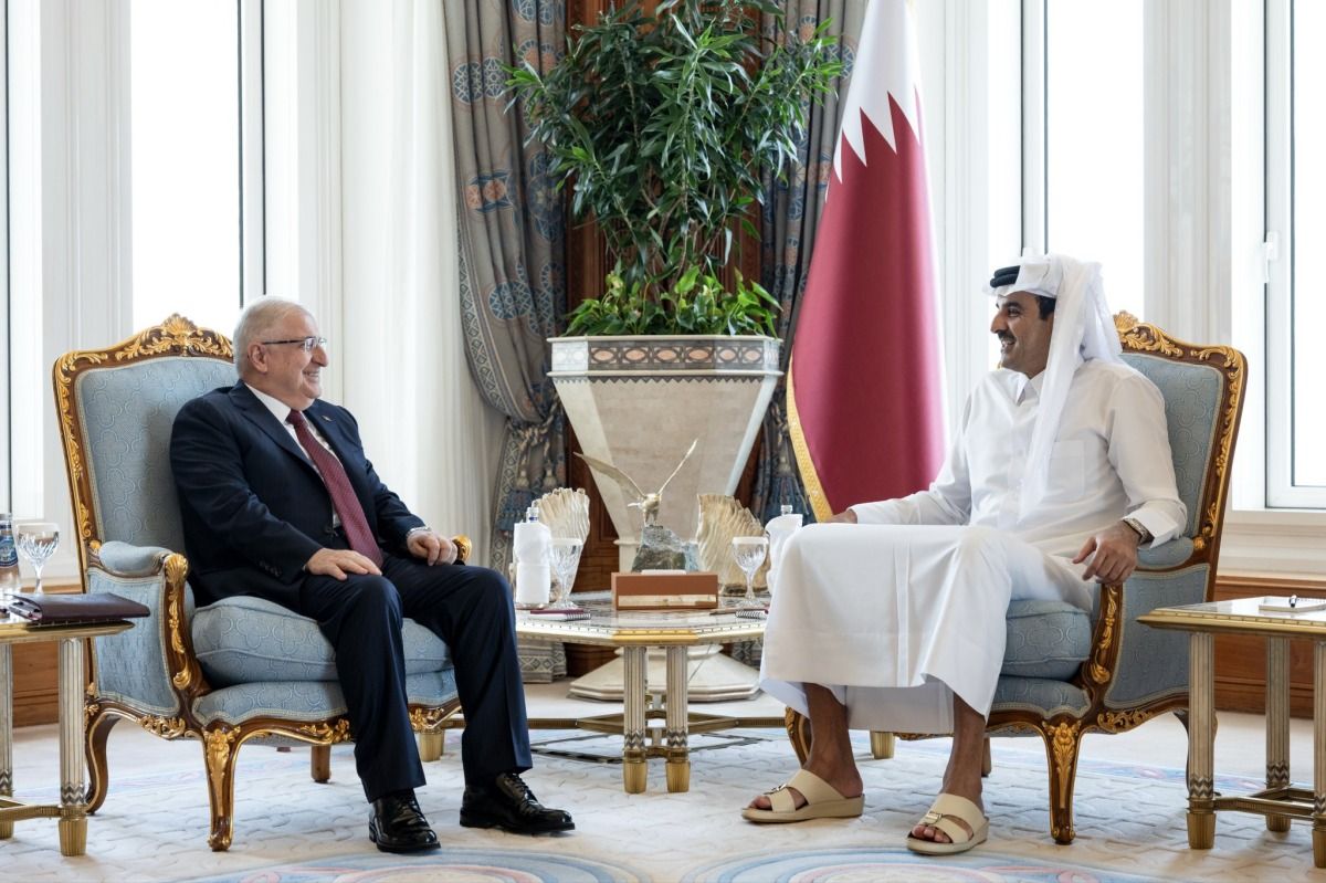 سمو الأمير يستقبل وزير الدفاع الوطني التركي