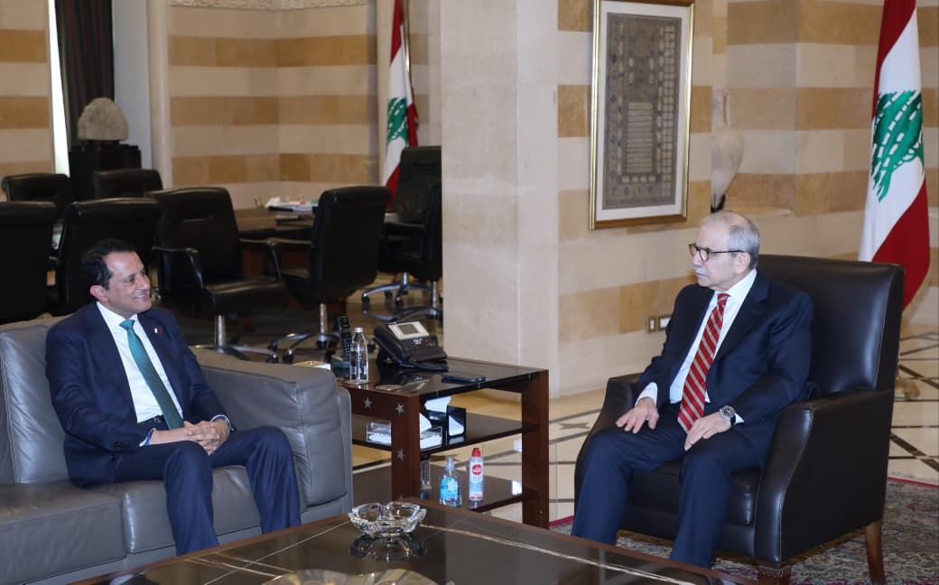 رئيس مجلس الوزراء اللبناني يستقبل سفير دولة قطر