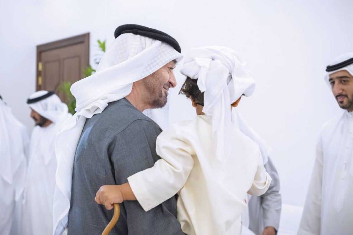 رئيس الدولة: الأسرة الصالحة تعزز تلاحم المجتمع