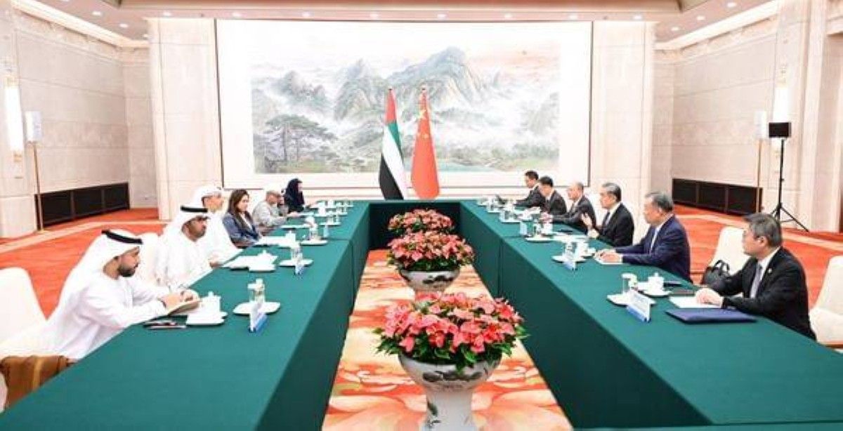 المبعوث الخاص لرئيس الدولة إلى الصين يلتقي وزير الخارجية الصيني