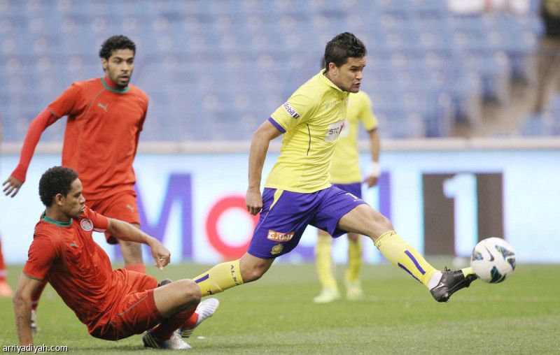 النصر والاتفاق.. يعيدان «متصدر لا تكلمني» وموسم الهبوط