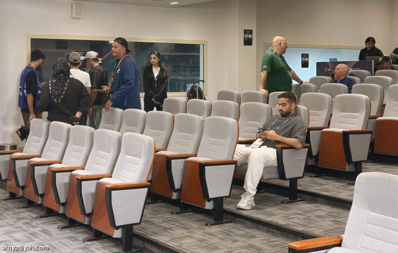 بريد يربك وسائل الإعلام ويؤخر مؤتمر كوبي