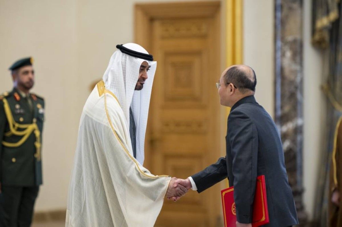 رئيس الدولة يتسلم أوراق اعتماد عدد من السفراء الجدد المعينين لدى الإمارات