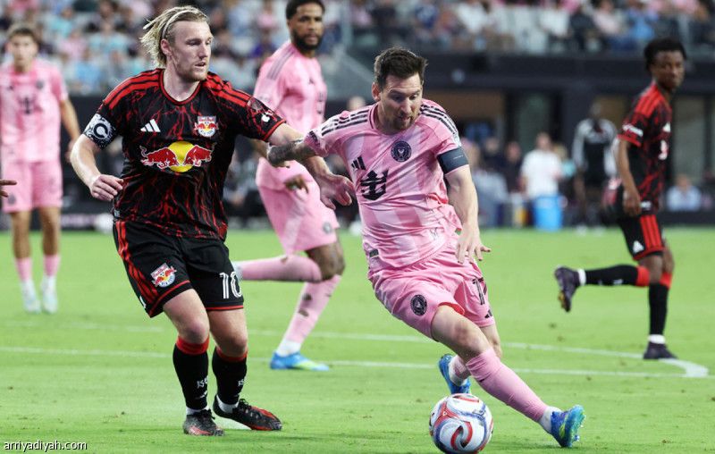 على خطى رونالدو.. ميسي يستحوذ على كورنيا