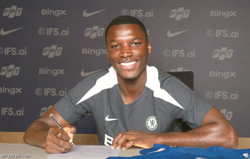 تشيلسي يتمسك بكايسيدو حتى 2033