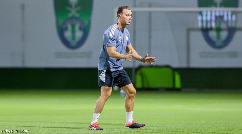 ماتياس يفاضل.. ويعتمد الثنائي