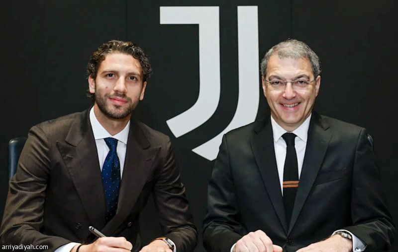 اليوفي يمدد عقد لوكاتيلي حتى 2030