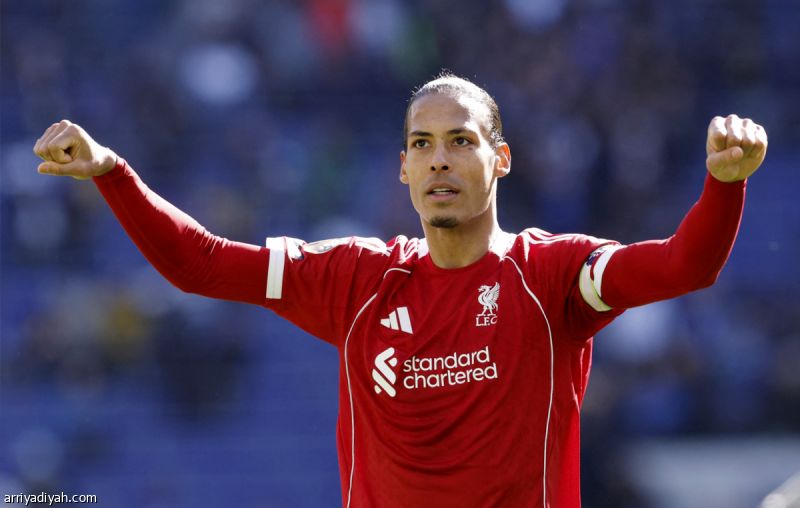 فان دايك يُنقذ «الريدز»